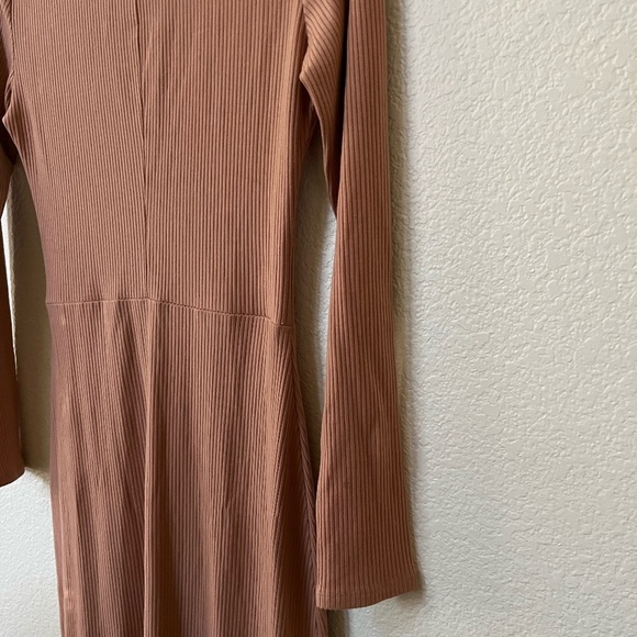 REFORMATION | Edison Blush Tan Stretch Ribbed Lace-up Long Sleeve Midi | Size M - Picture 11 of 13